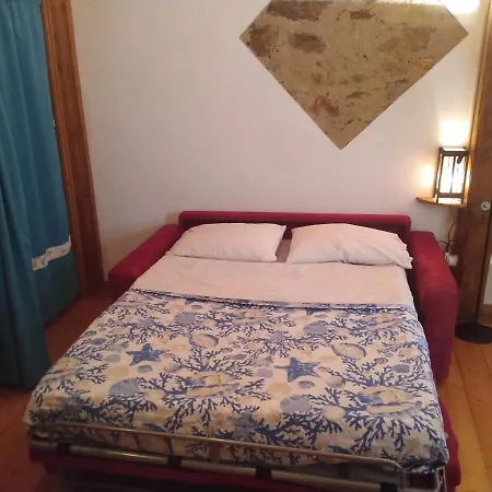 La Casa Sull'arcobaleno Alojamento de Acomodação e Pequeno-almoço 3*